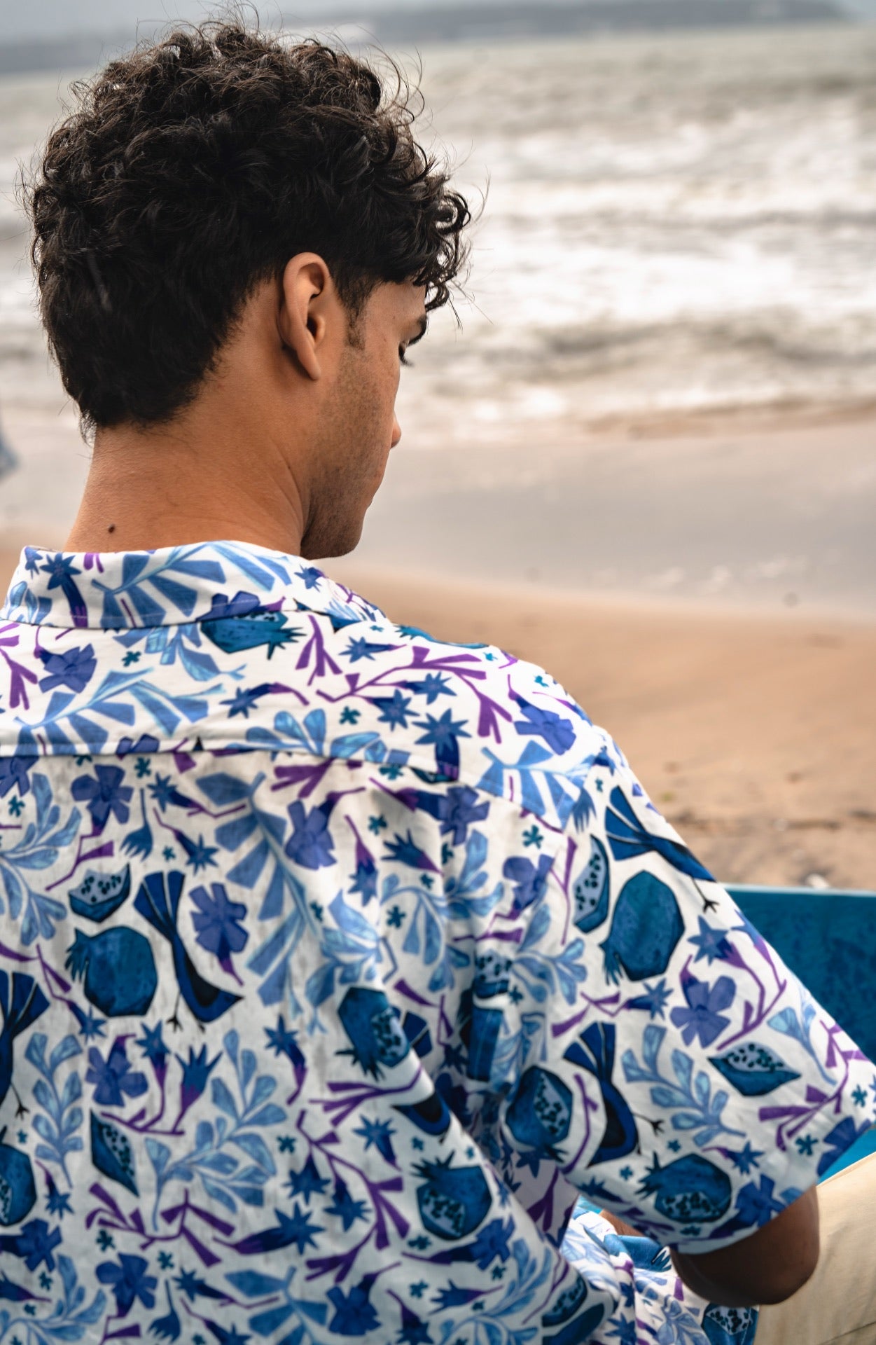 Blue print on white cotton shirt for men