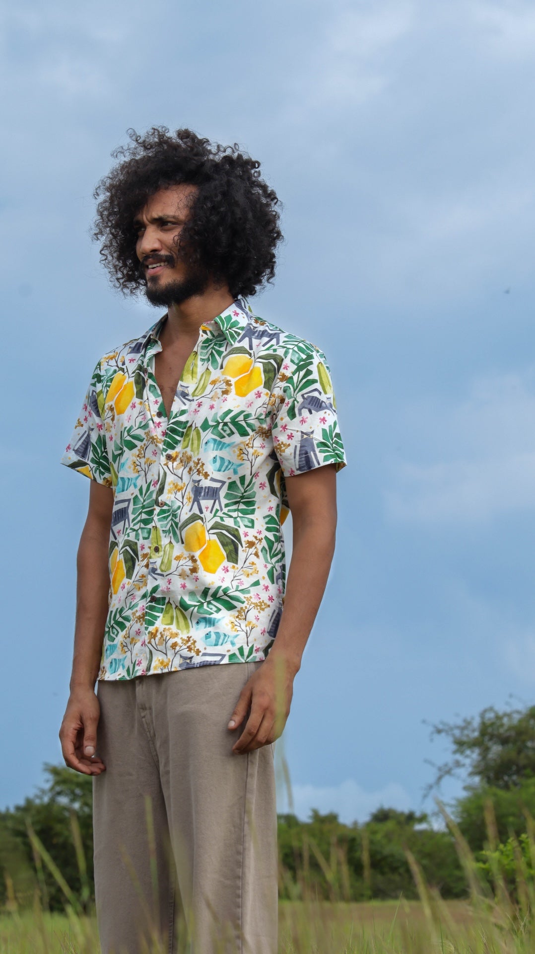 Soft organic cotton printed shirt for men with a Goa summer illustration