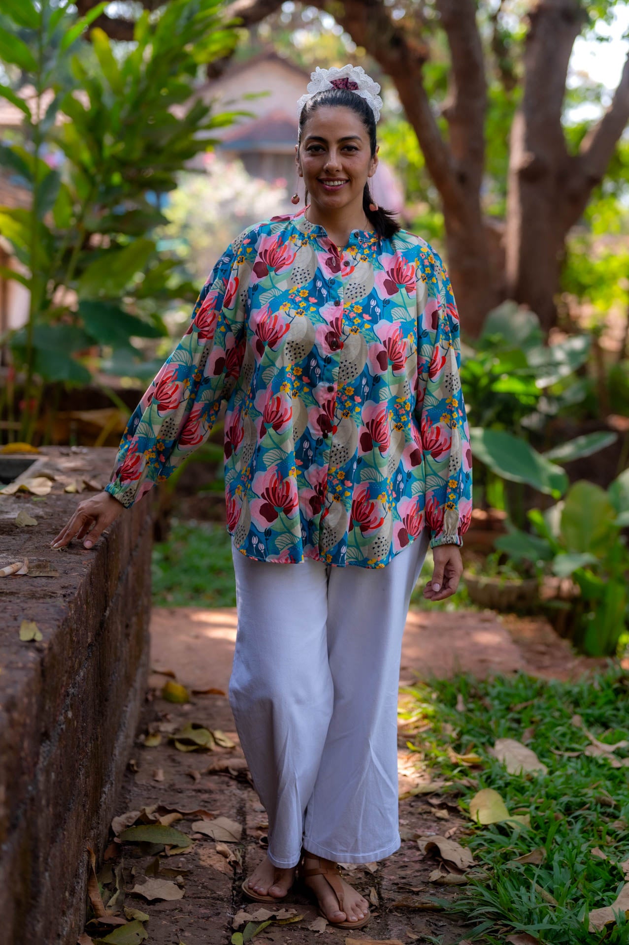 Women’s free-size floral print shirt in 100% cotton