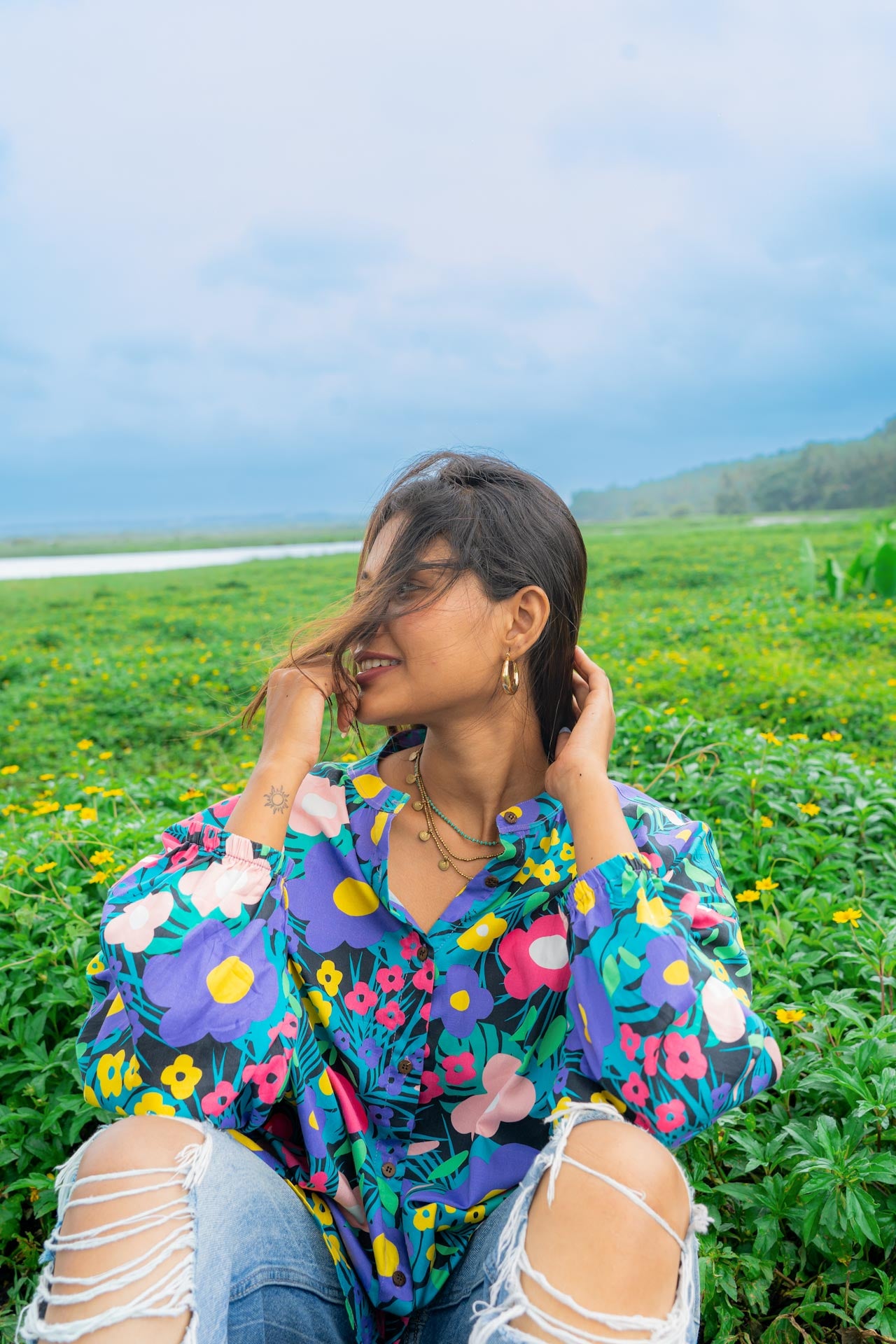 Women's floral print free-size cotton shirt for holidays
