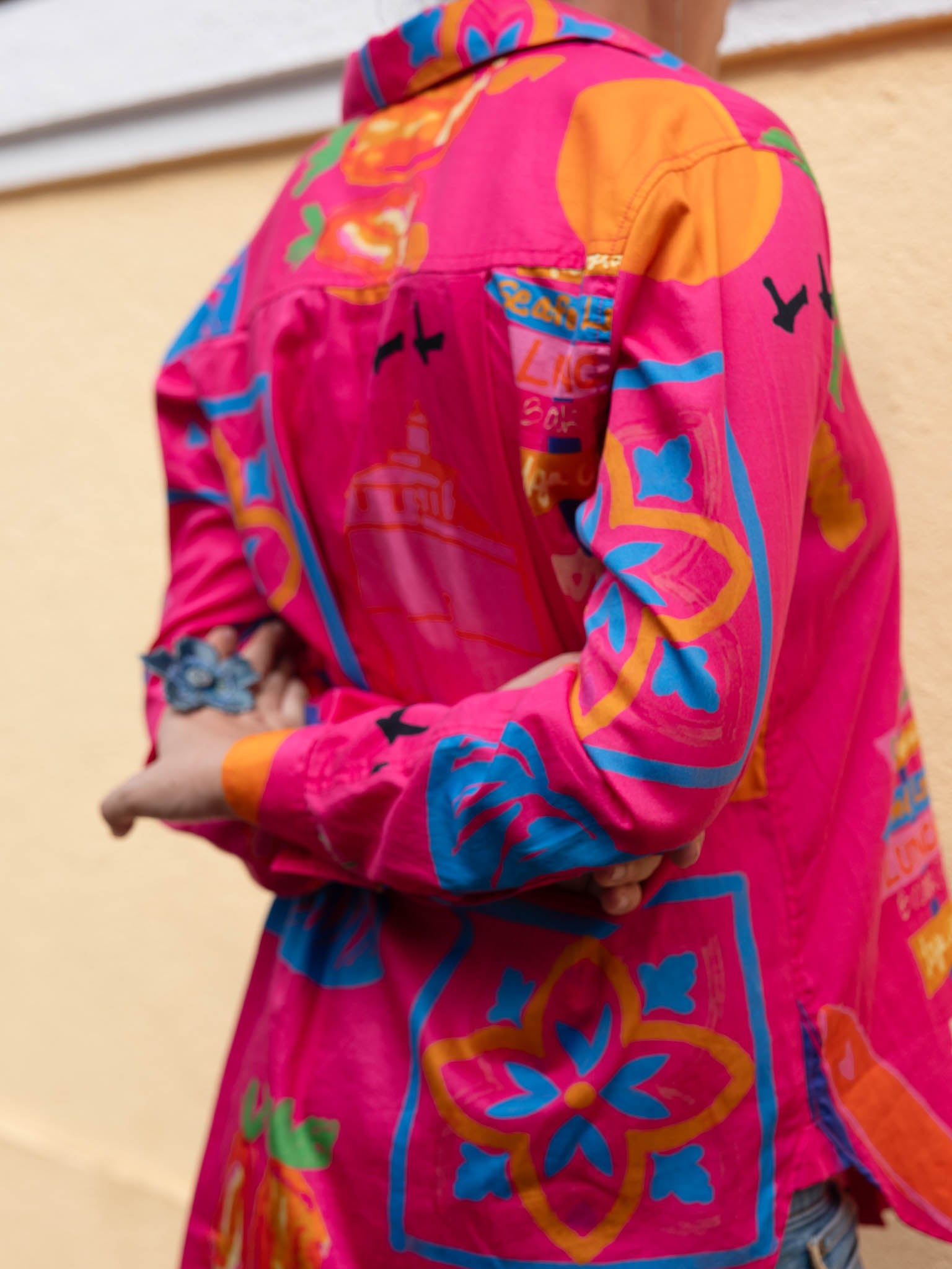 Women's pink cotton shirt for travel