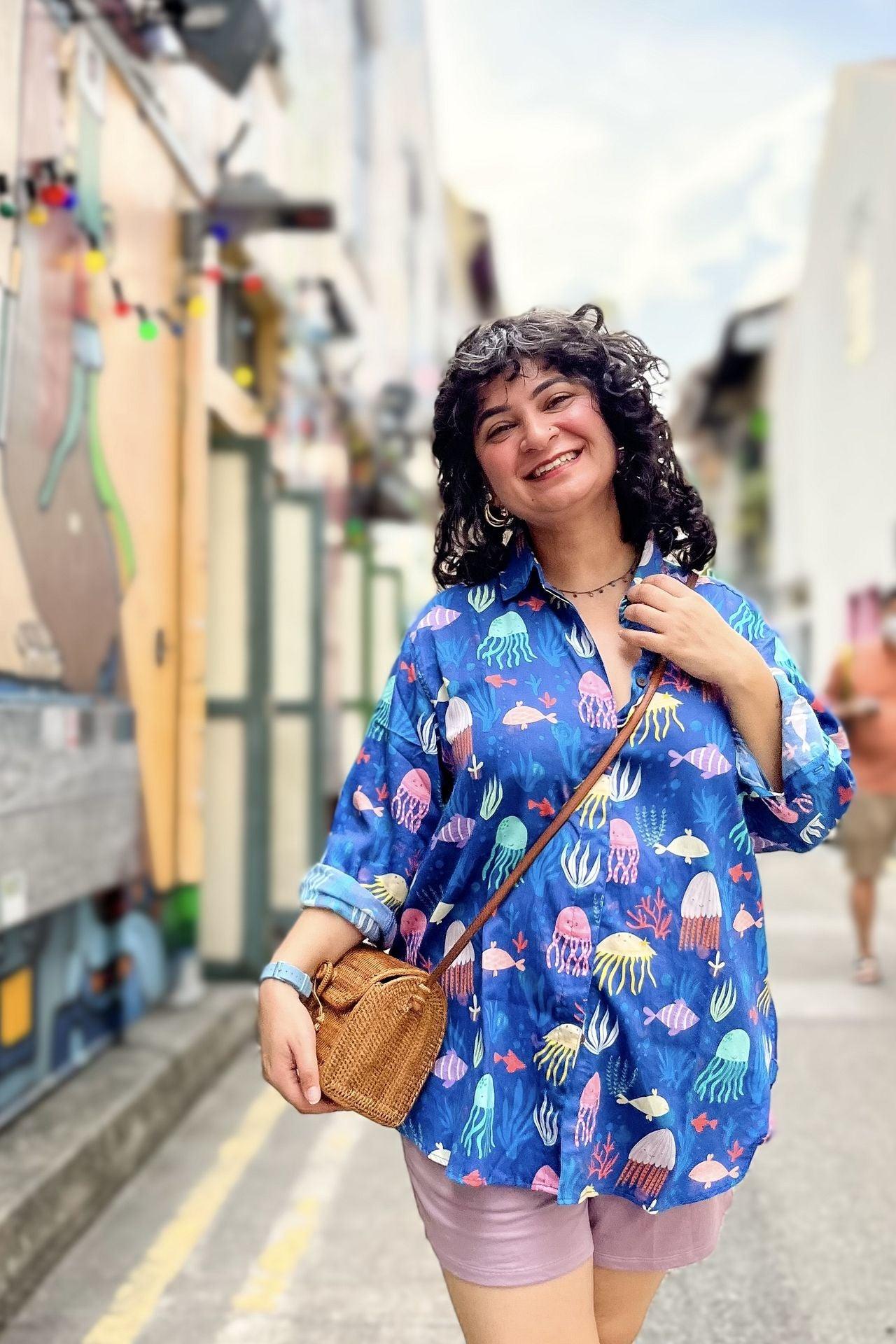 Oversized hawaiian sale shirt outfit