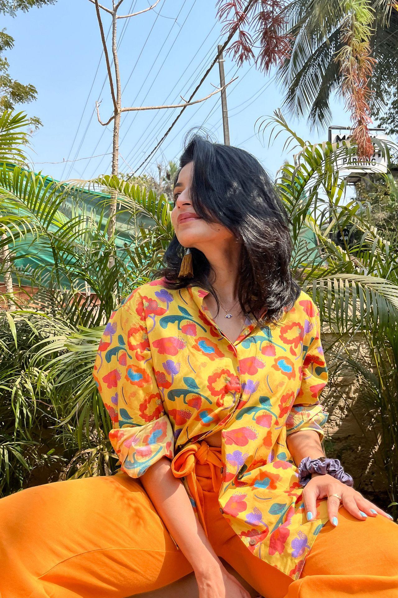 Summery and cheerful printed cotton shirt for women